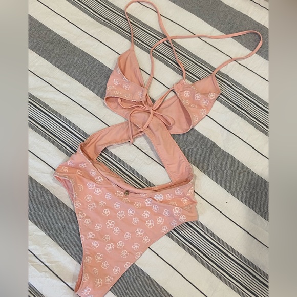 For Love & Lemons Jardine Criss Cross One Piece in doe - Picture 8 of 13